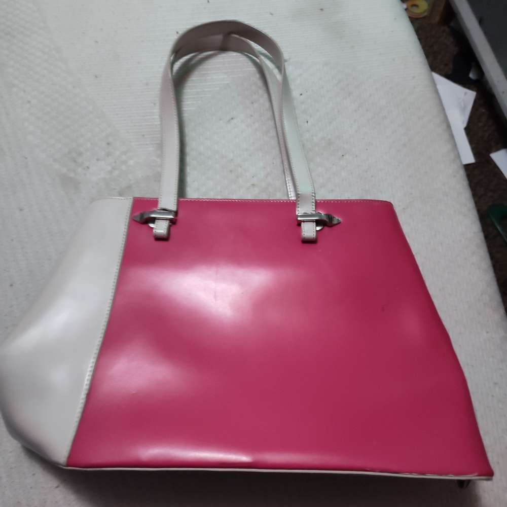 Elegant Pink and White Tote with Structured Design